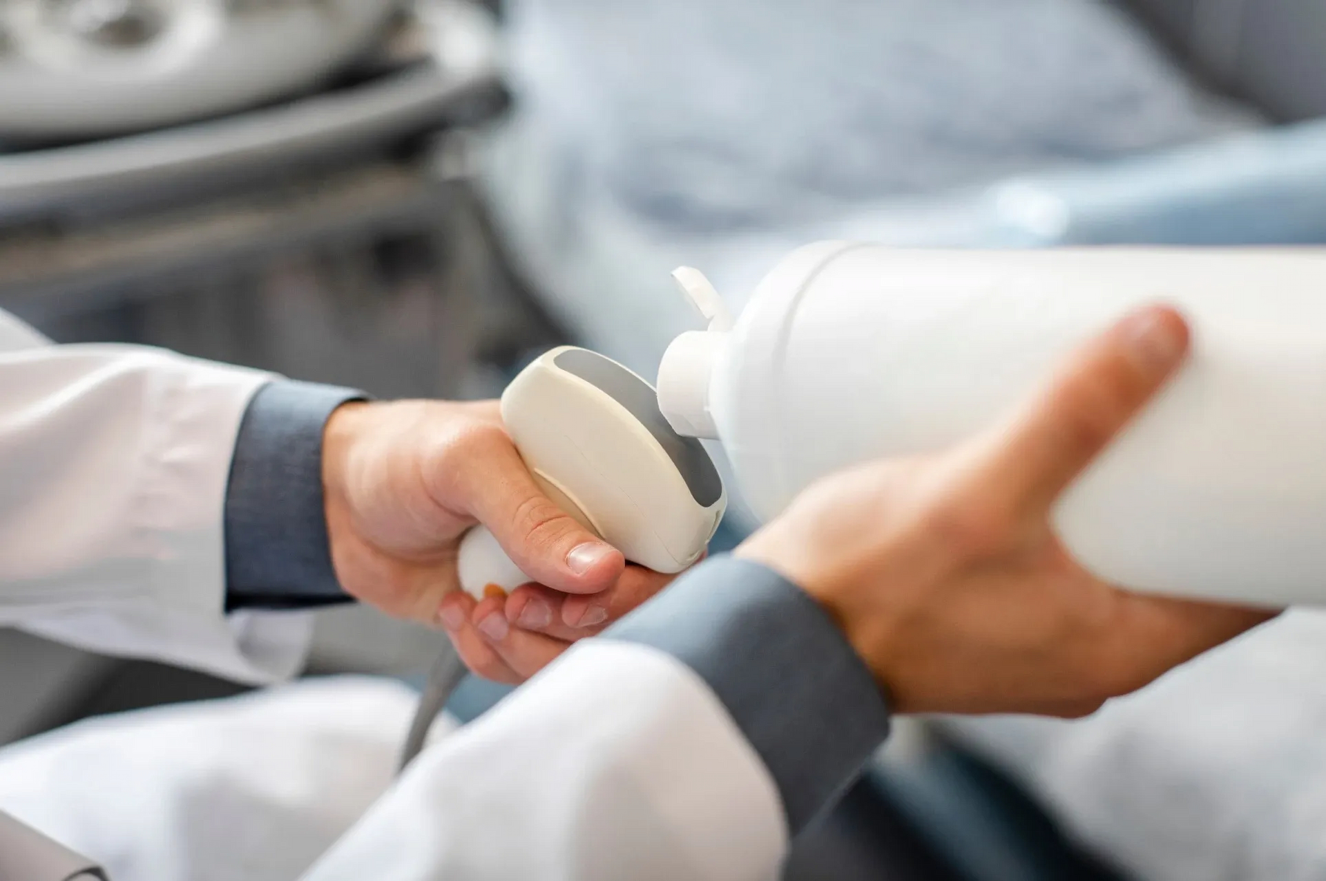 УЗД молочних залоз: коли проводити обстеження та чим воно відрізняється від мамографії