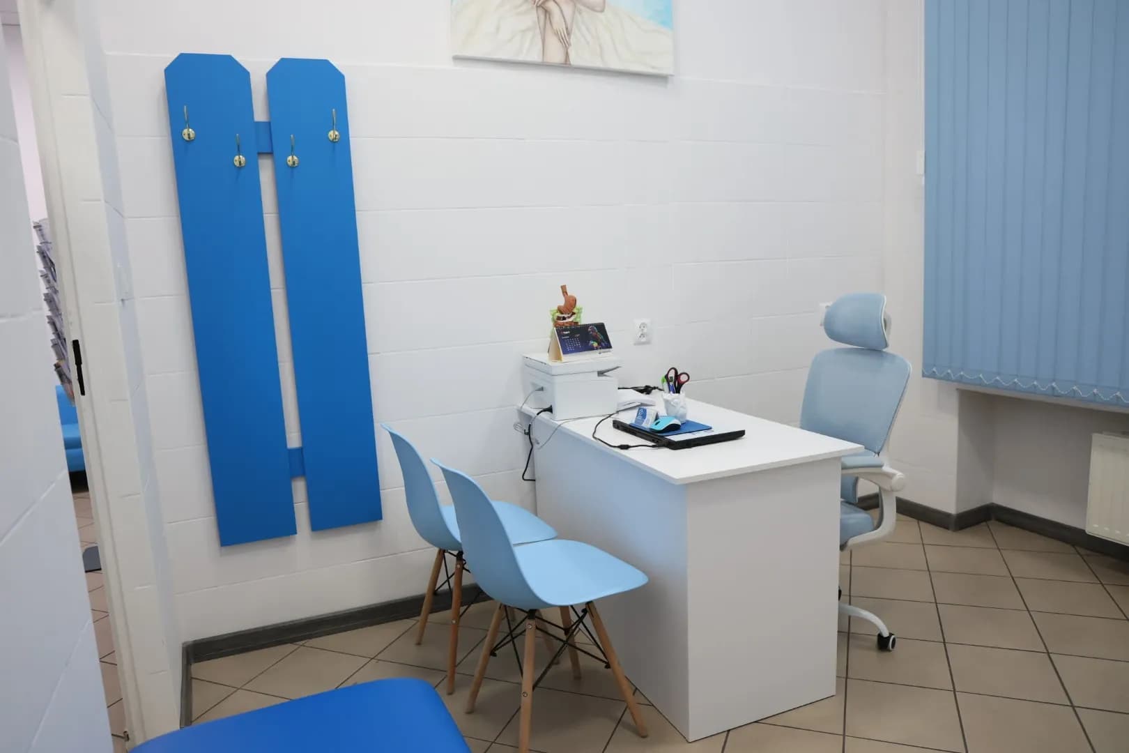 Медицинский кабинет гастроэнтеролога - 9