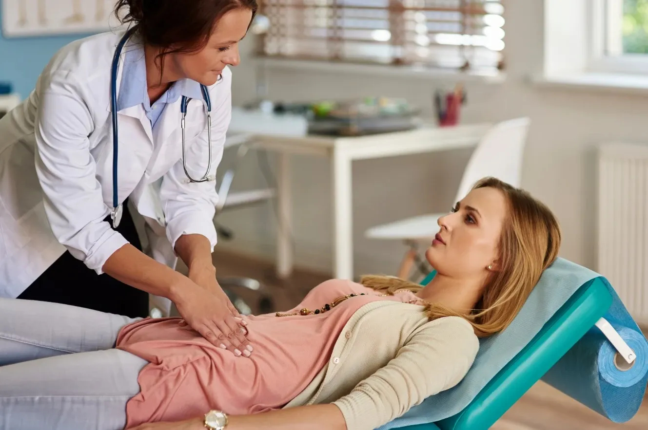 Wizyta u gastroenterologa w Poznaniu — kiedy warto i jak przebiega